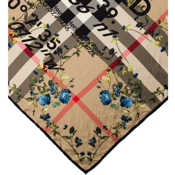 Limited edition Burberry scarf NWOT…beautiful ❤️❤️❤️ - Picture 7 of 16